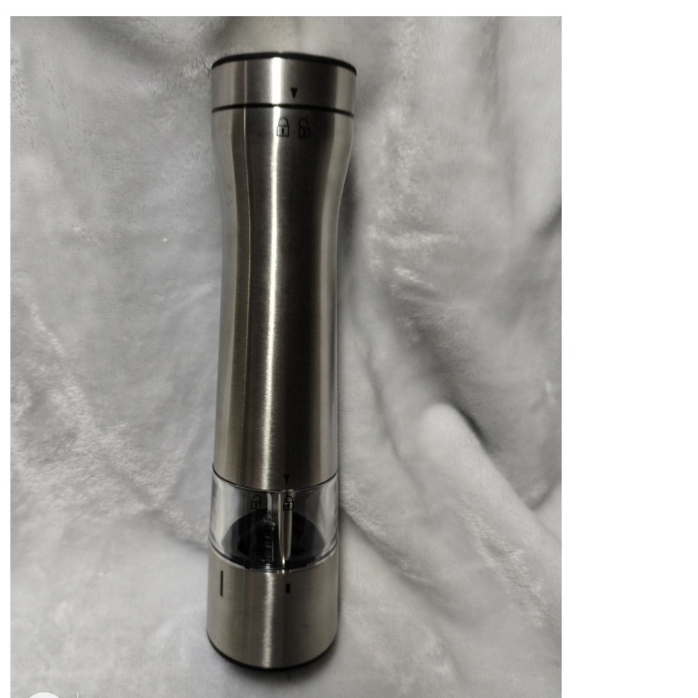 Wolfgang Puck Adjustable Pepper Spice Grinder Stainless Steel Mill with Box